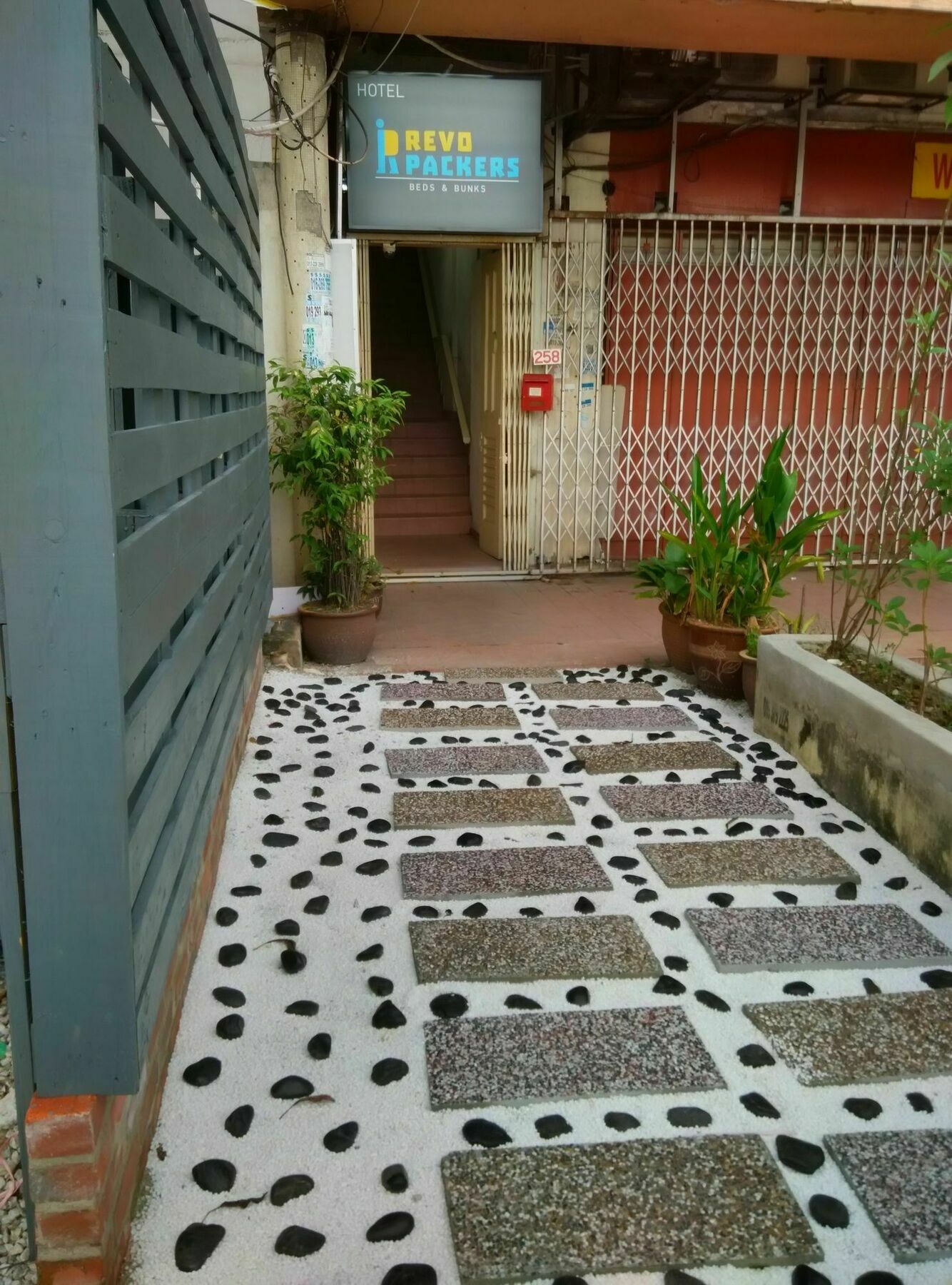 Revopackers Beds And Bunks Hostel Κουάλα Λουμπούρ Εξωτερικό φωτογραφία